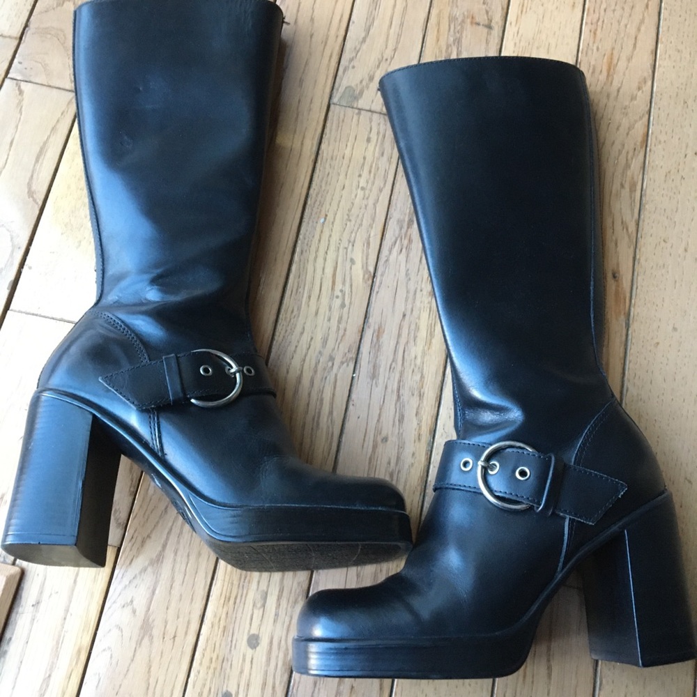 VINTAGE STEVE MADDEN FIREE BOOTS